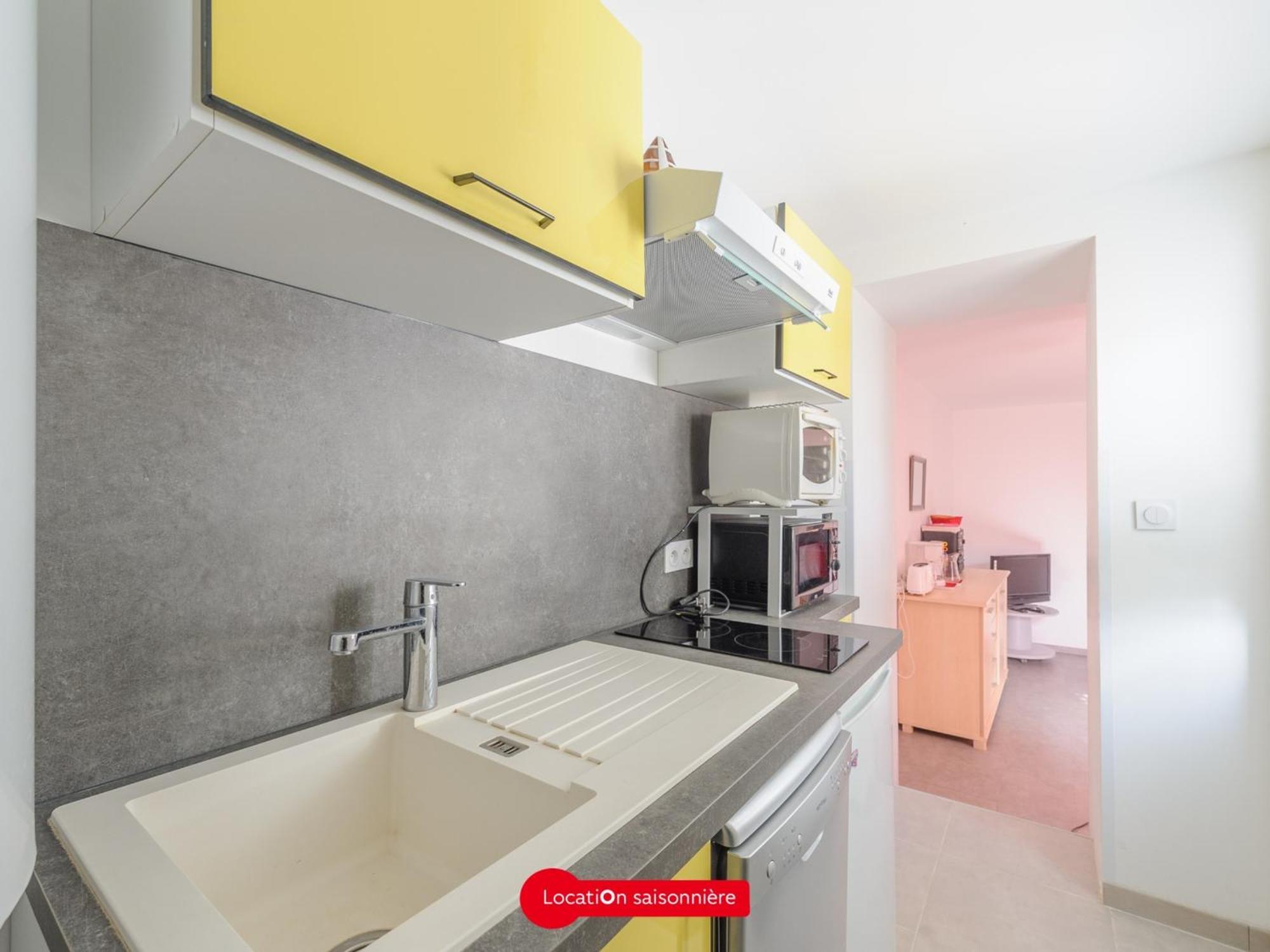 Appartement T2 A 50M De La Plage Avec Cour, Wifi Et Equipements Bebe - 4 Pers, Chatelaillon-Plage - Fr-1-535-17 Екстер'єр фото